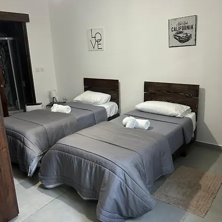 St Gaetans 6a דירה *